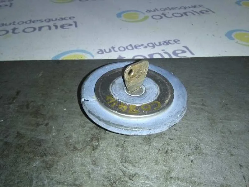 Tapa Exterior Combustible para Peugeot 205 Berlina