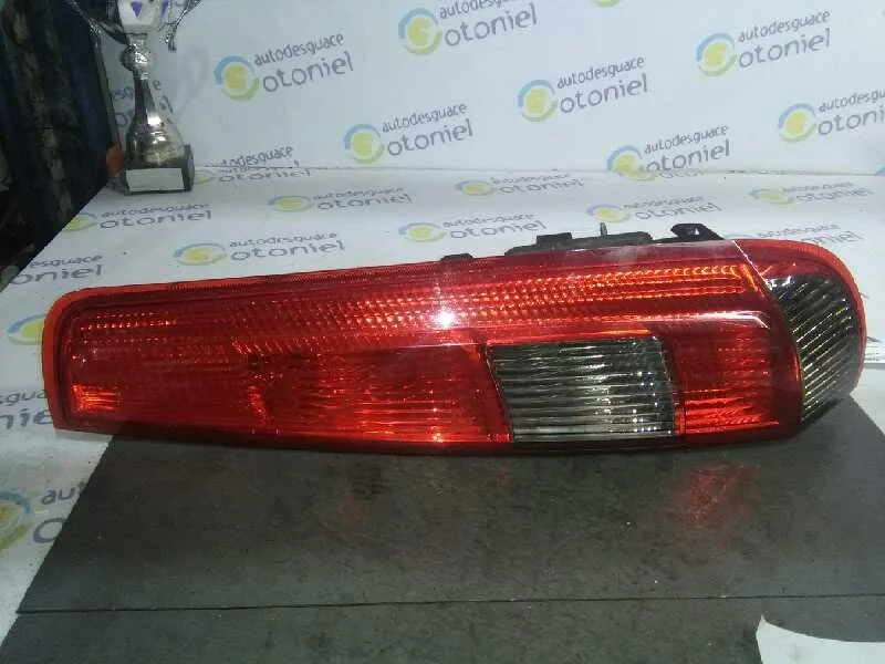 Piloto Trasero Derecho para Ford Fiesta (Cbk)