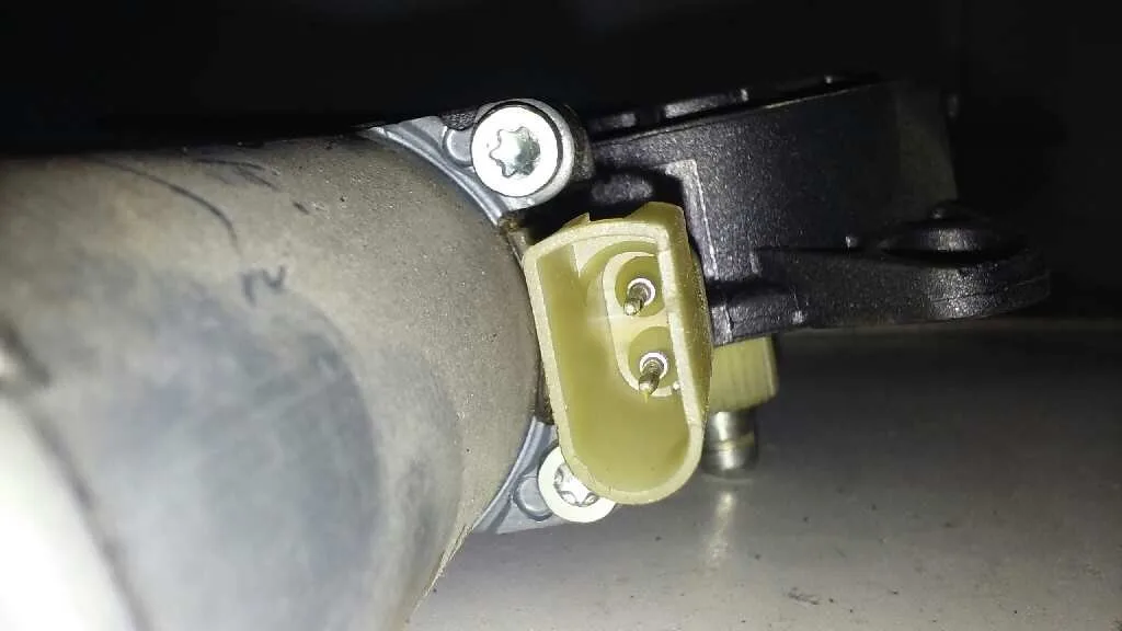 Motor Elevalunas Delantero Derecho para Ford Fiesta (Cbk)