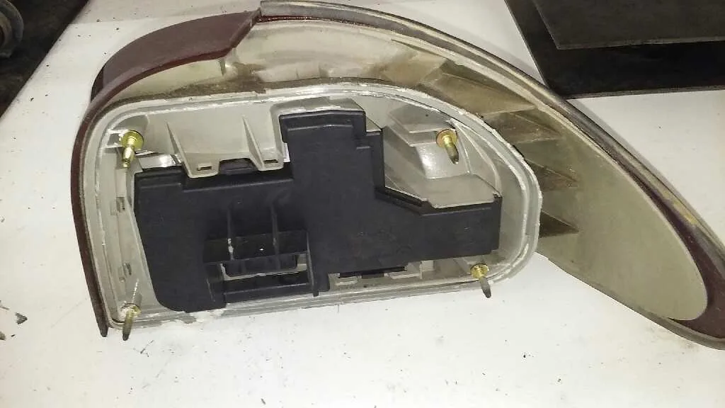 Piloto Trasero Izquierdo para Ford Mondeo Berlina/Familiar (Fd)