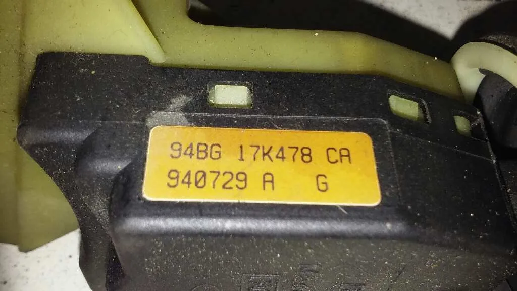 Mando Limpia para Ford Mondeo Berlina/Familiar (Fd)