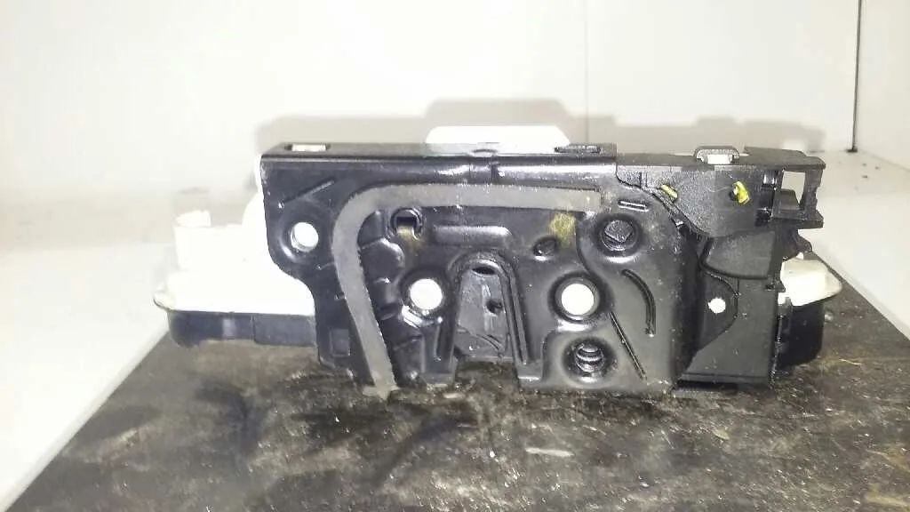 Cerradura Puerta Delantera Derecha para Volkswagen Passat Cc (357)