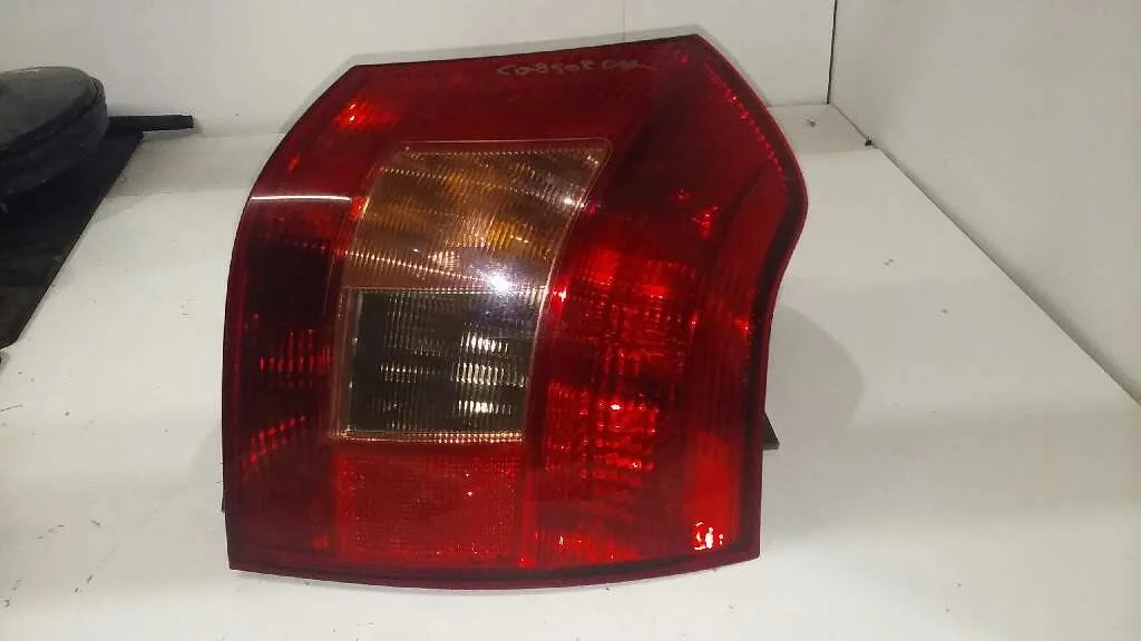 Piloto Trasero Derecho para Toyota Corolla (E12)