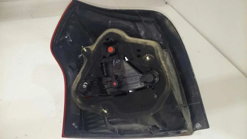 Piloto Trasero Derecho para Toyota Corolla (E12)