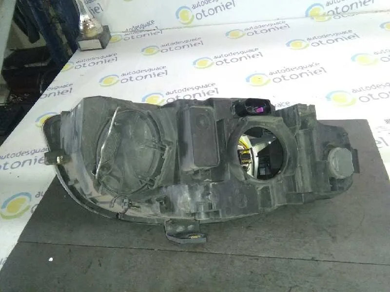 Faro Izquierdo para Audi A4 Berlina (8E)