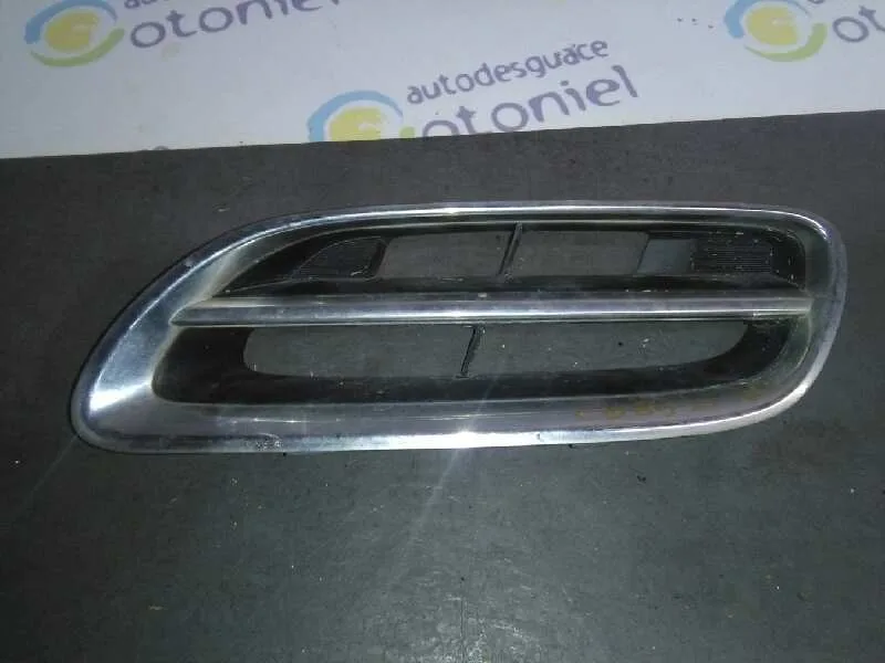 Rejilla Delantera para Nissan Micra (K11)