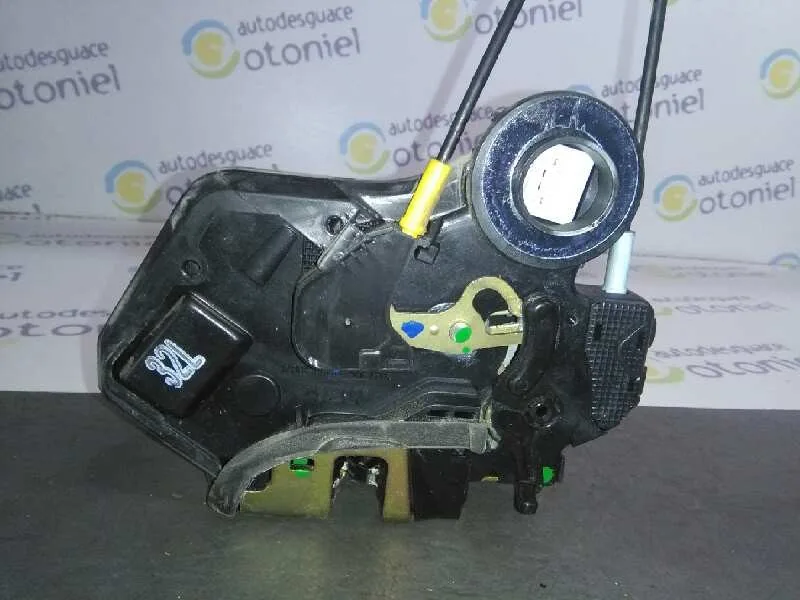 Cerradura Puerta Trasera Izquierda para Toyota Corolla (E12)