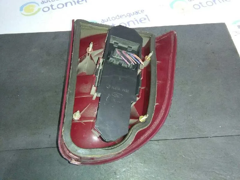 Piloto Trasero Derecho para Ford Mondeo Berlina (Gd)