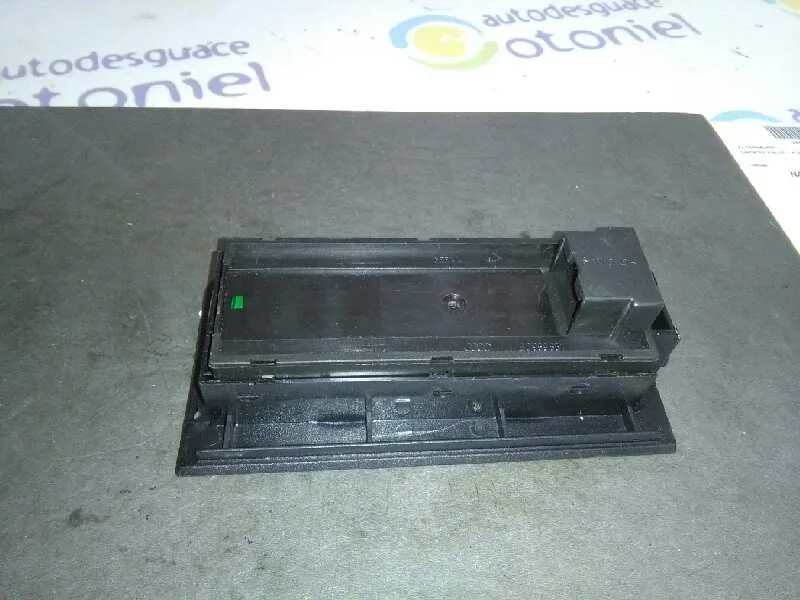 Mando Elevalunas Delantero Izquierdo para Audi Allroad Quattro (4B5)