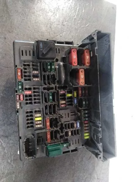 Caja Reles / Fusibles para Bmw Serie 3 Berlina (E90)