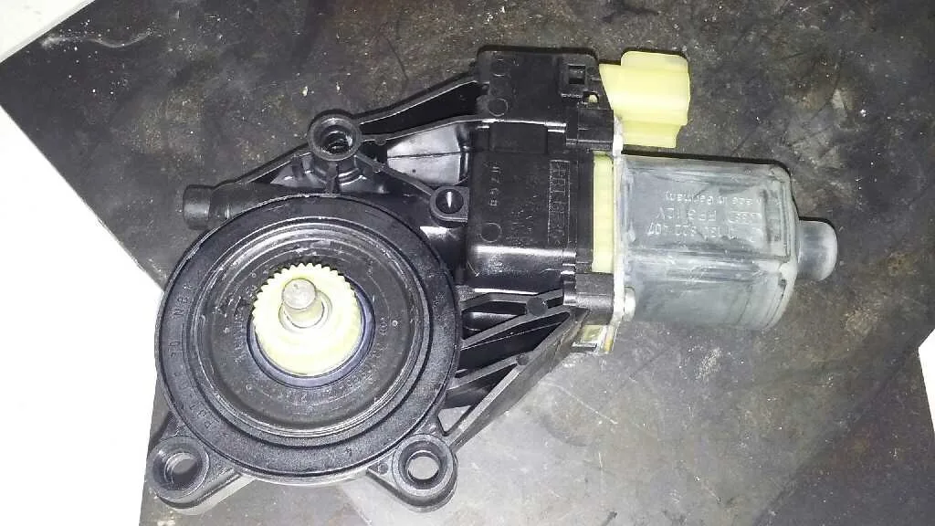 Motor Elevalunas Delantero Derecho para Ford Fiesta (Cb1)