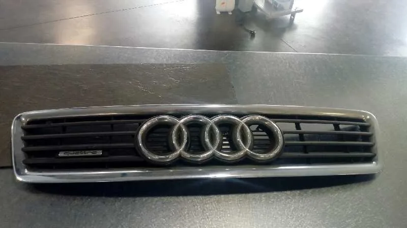 Rejilla Delantera para Audi Allroad Quattro (4B5)