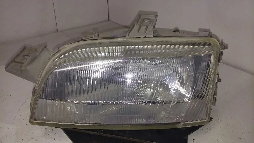 Faro Izquierdo para Fiat Punto Berl. (176)
