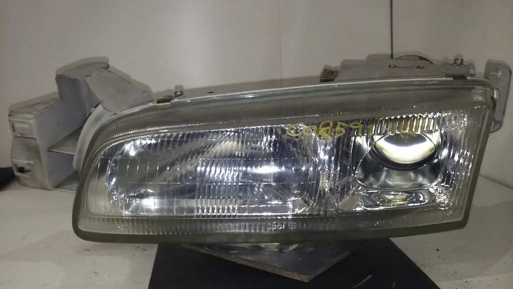 Faro Izquierdo para Mazda 626 Berlina (Ge)