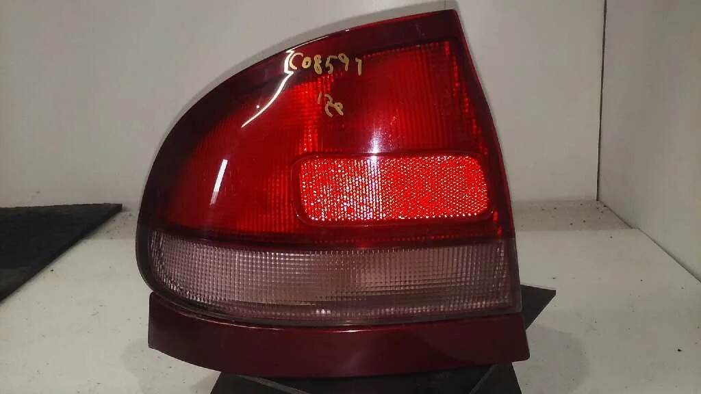 Piloto Trasero Izquierdo para Mazda 626 Berlina (Ge)