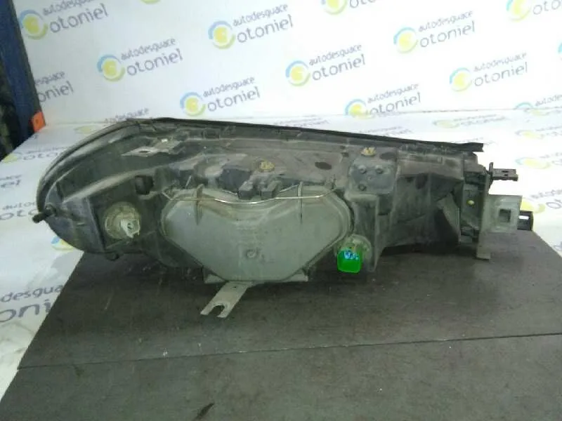 Faro Izquierdo para Ford Mondeo Berlina (Gd)