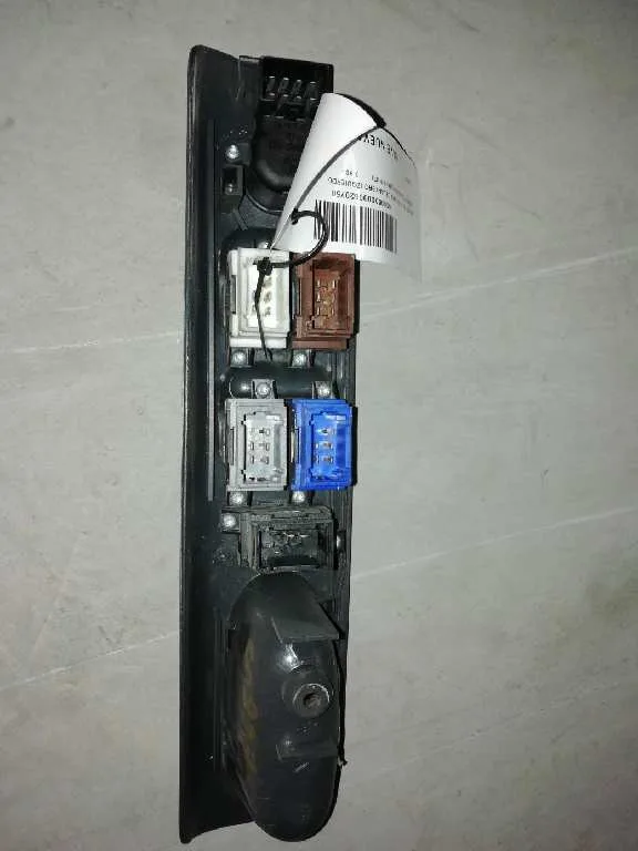 Mando Elevalunas Delantero Izquierdo para Renault Laguna (B56)