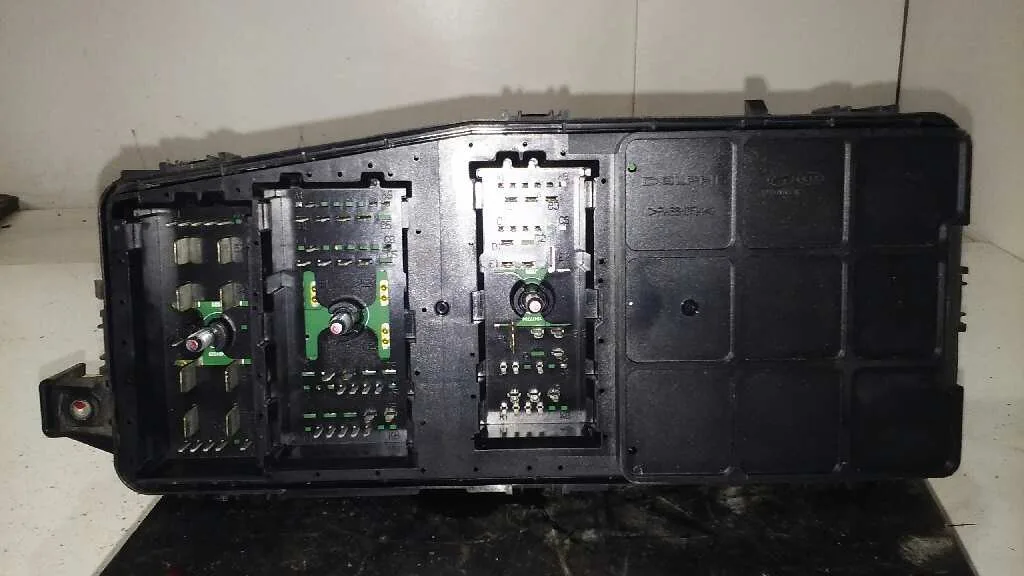 Caja Reles / Fusibles para Kia Carnival