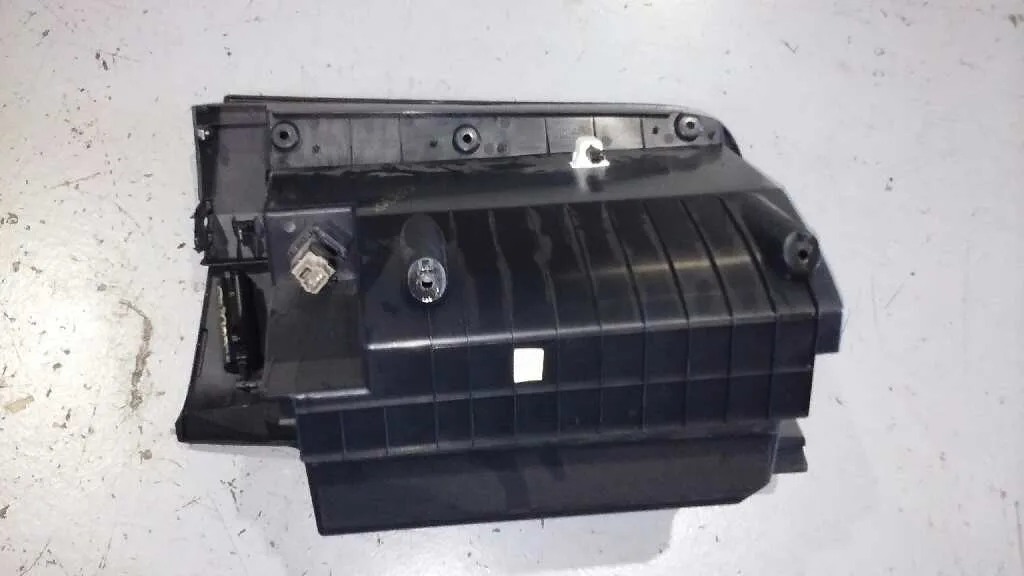 Guantera para Nissan Qashqai (J11)