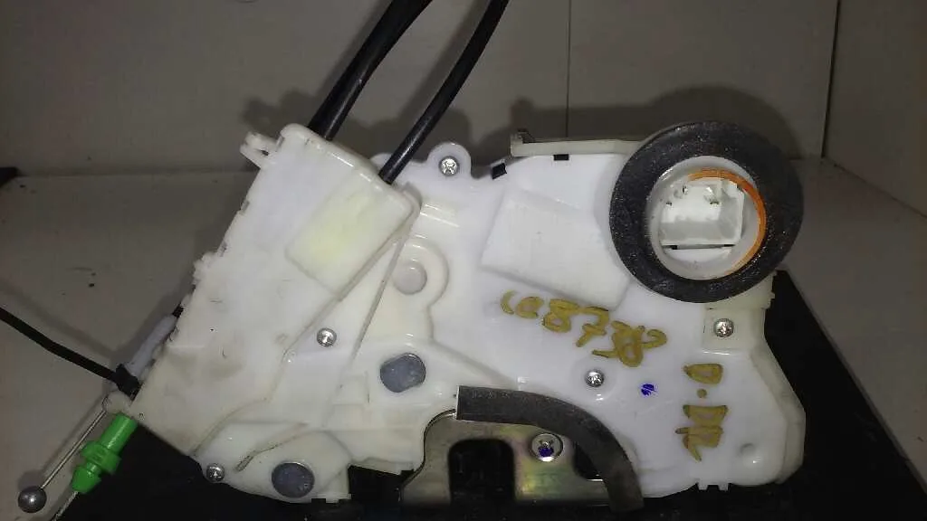 Cerradura Puerta Delantera Derecha para Toyota Yaris