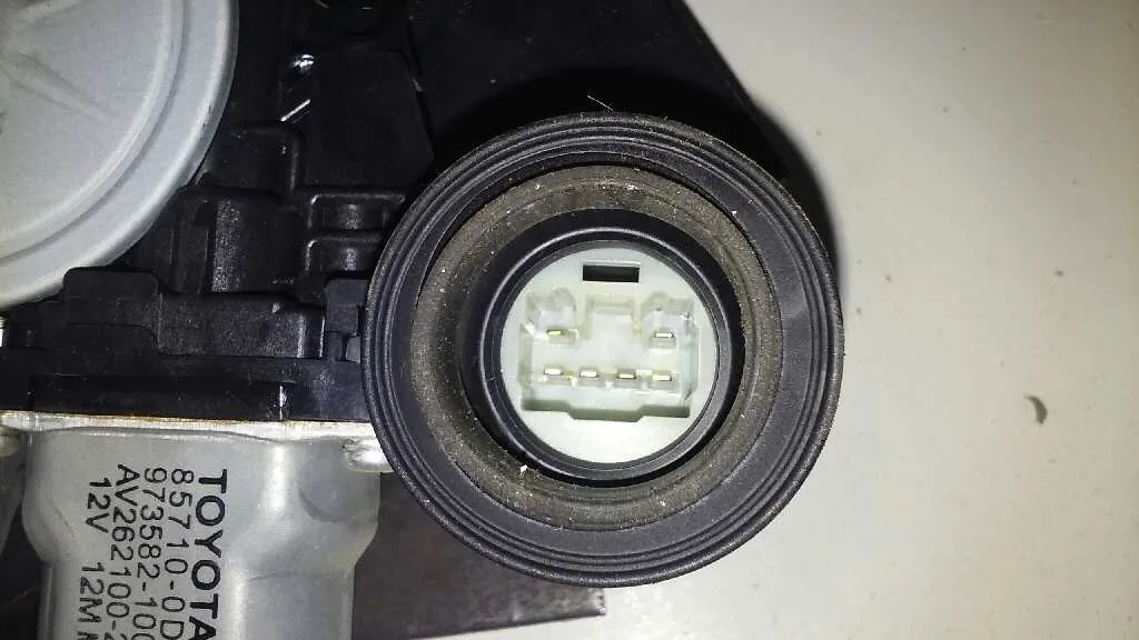 Elevalunas Delantero Derecho para Toyota Yaris