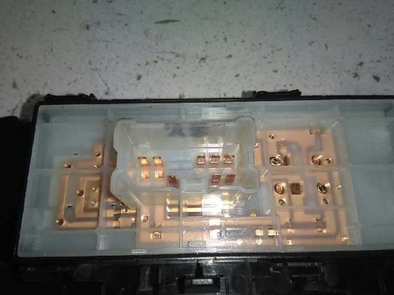 Mando Elevalunas Delantero Derecho para Nissan Qashqai (J11)