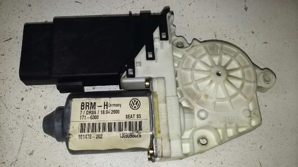 Motor Elevalunas Delantero Derecho para Seat Leon (1M1)