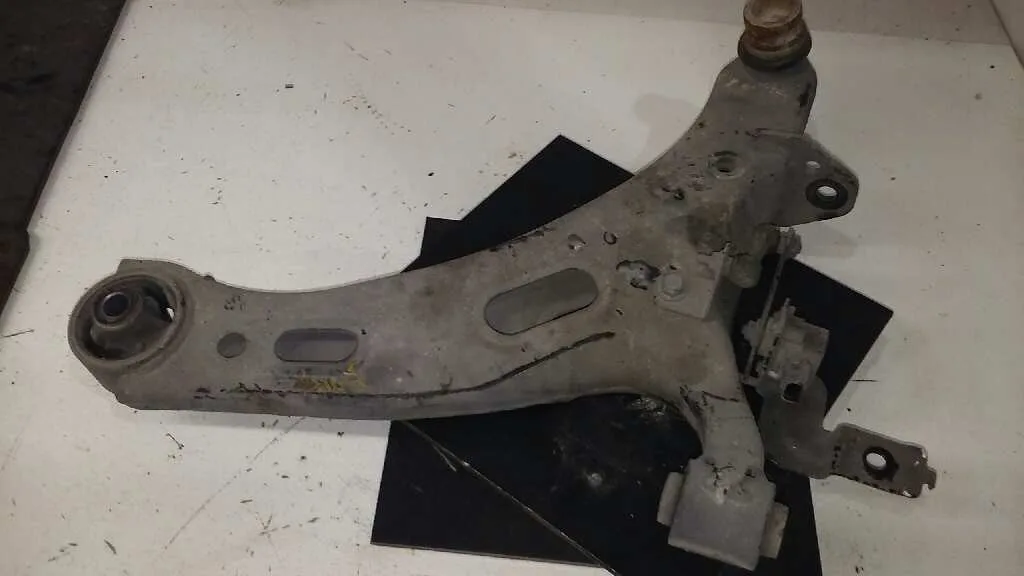 Brazo Suspension Inferior Delantero Izquierdo para Subaru Legacy Lim. B14