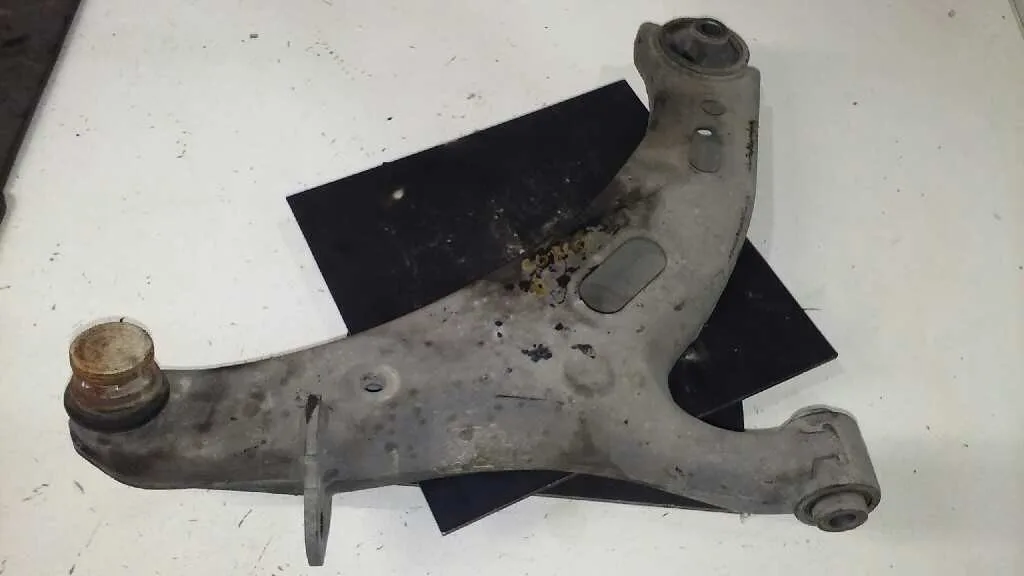 Brazo Suspension Inferior Delantero Derecho para Subaru Legacy Lim. B14
