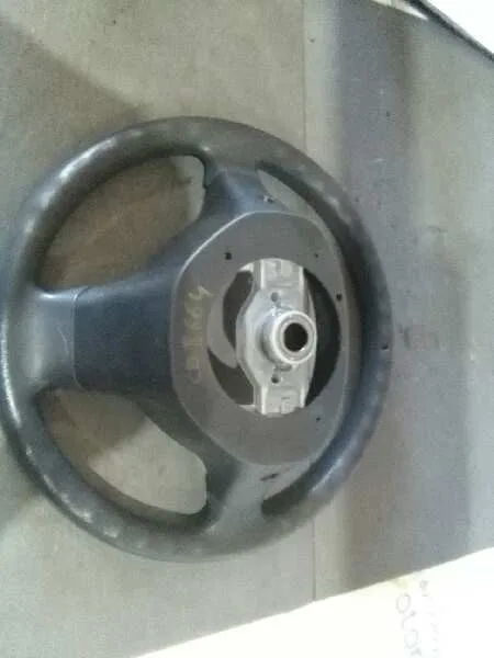 Volante para Toyota Yaris (Ncp1/Nlp1/Scp1)