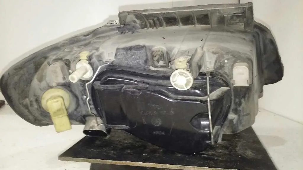 Faro Izquierdo para Seat Cordoba Berlina (6K2)