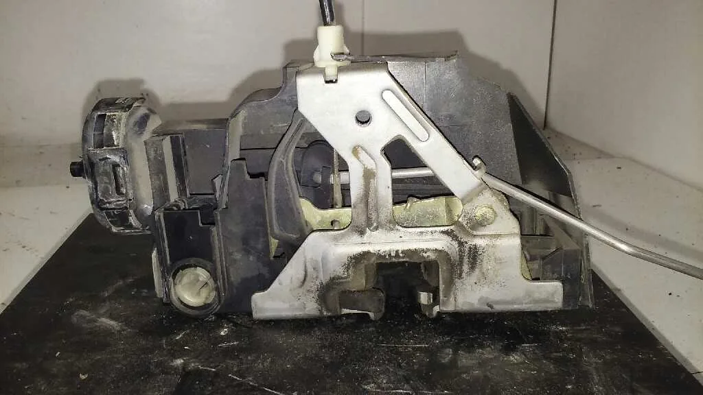 Cerradura Puerta Delantera Derecha para Mercedes-Benz Clase A (W168)