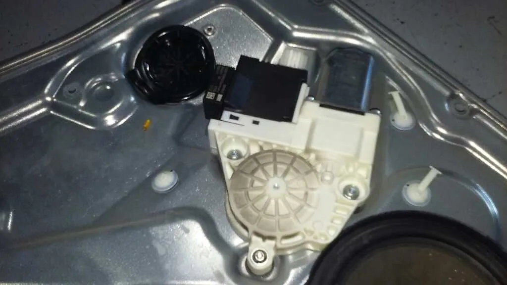 Elevalunas Delantero Izquierdo para Seat Ibiza (6L1)