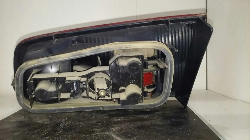 Piloto Trasero Izquierdo Interior para Renault Laguna Ii (Bg0)