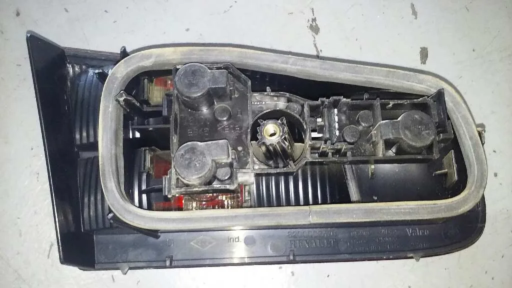 Piloto Trasero Derecho Interior para Renault Laguna Ii (Bg0)