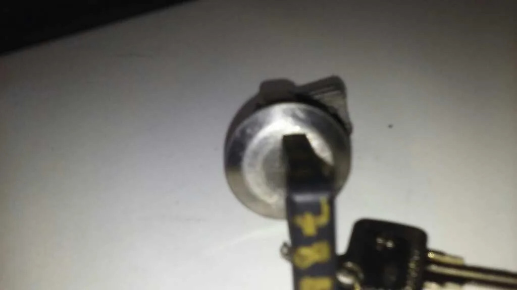 Bombin Puerta Delantera Izquierda para Volkswagen Vento (1H2)