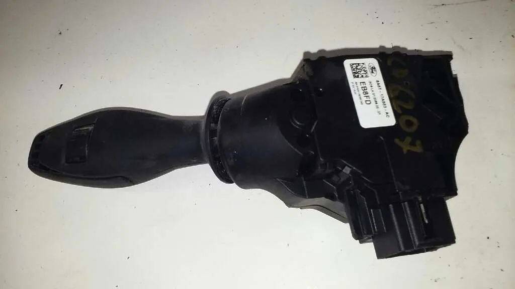 Mando Limpia para Ford Fiesta (Ccn)