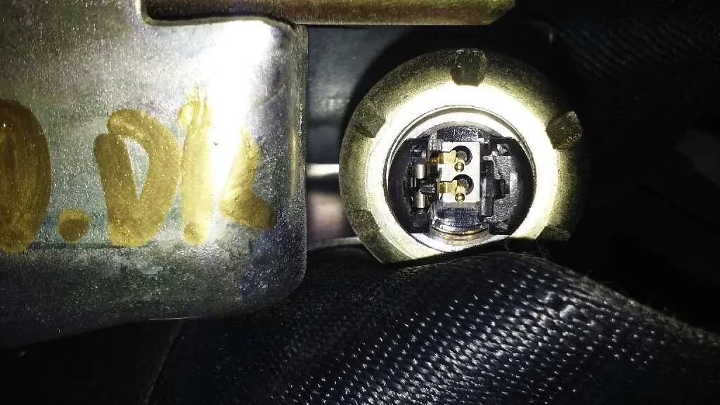 Pretensor Airbag Derecho para Toyota Corolla Verso (R1)
