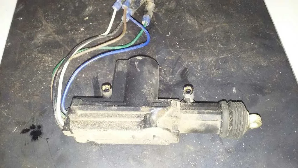 Motor Cierre Centralizado Delantero Derecho para Nissan Micra (K11)