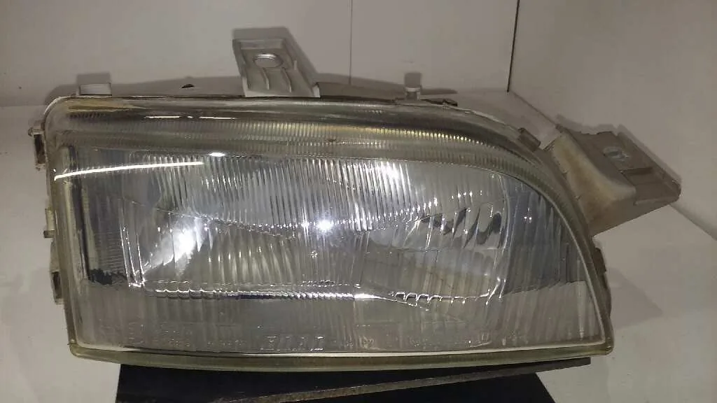 Faro Derecho para Fiat Punto Berlina (176)