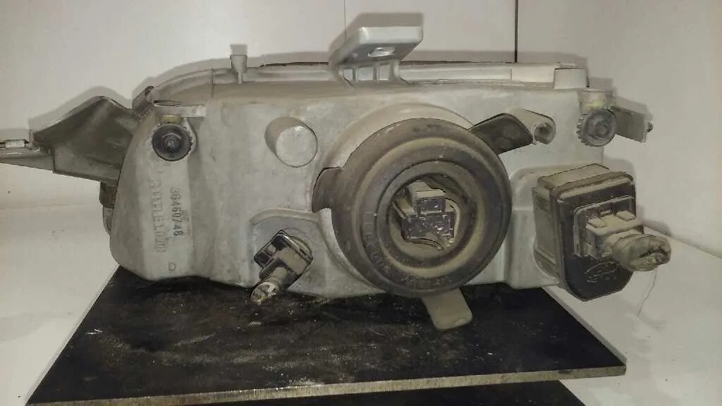 Faro Derecho para Fiat Punto Berlina (176)