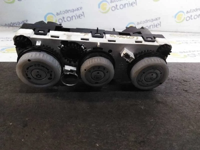 Mando Calefaccion / Aire Acondicionado para Mitsubishi Colt Berlina 5 (Z30A)