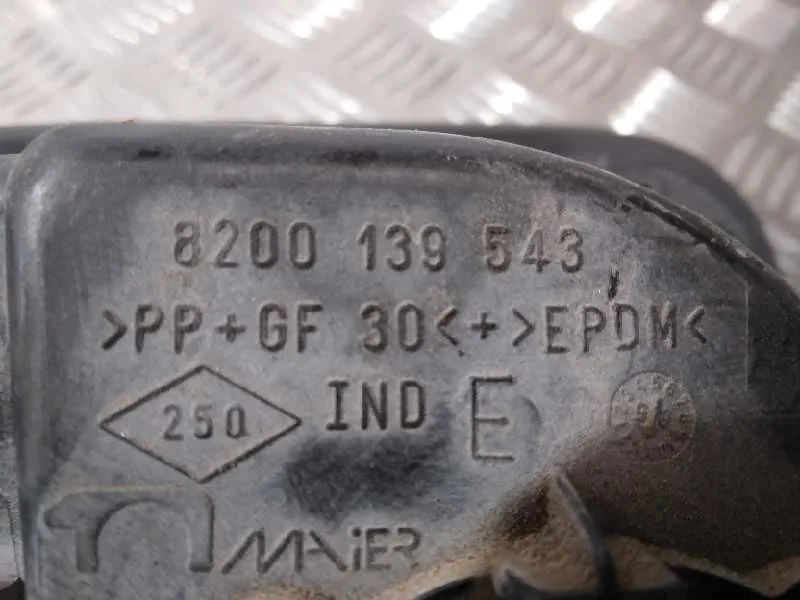 Tapa Exterior Combustible para Renault Scenic Ii