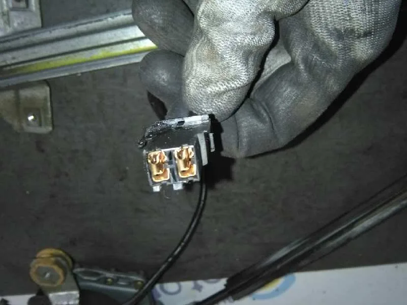 Elevalunas Delantero Derecho para Audi A6 Berlina (C4)