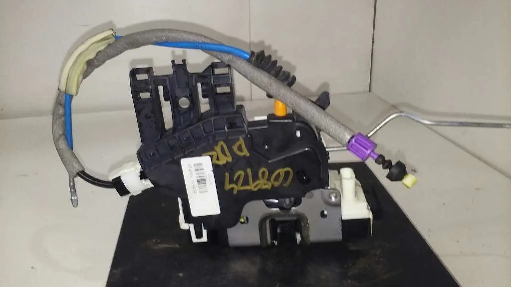 Cerradura Puerta Delantera Derecha para Mercedes-Benz Clase Cla (W117)