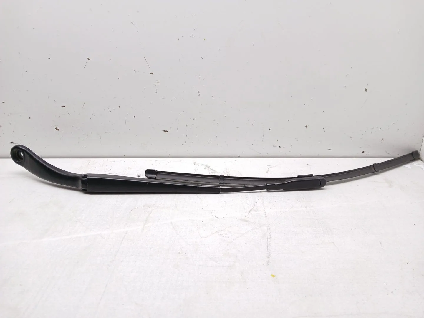 Brazo Limpia Delantero Izquierdo para Mercedes-Benz Clase Cla (W117)