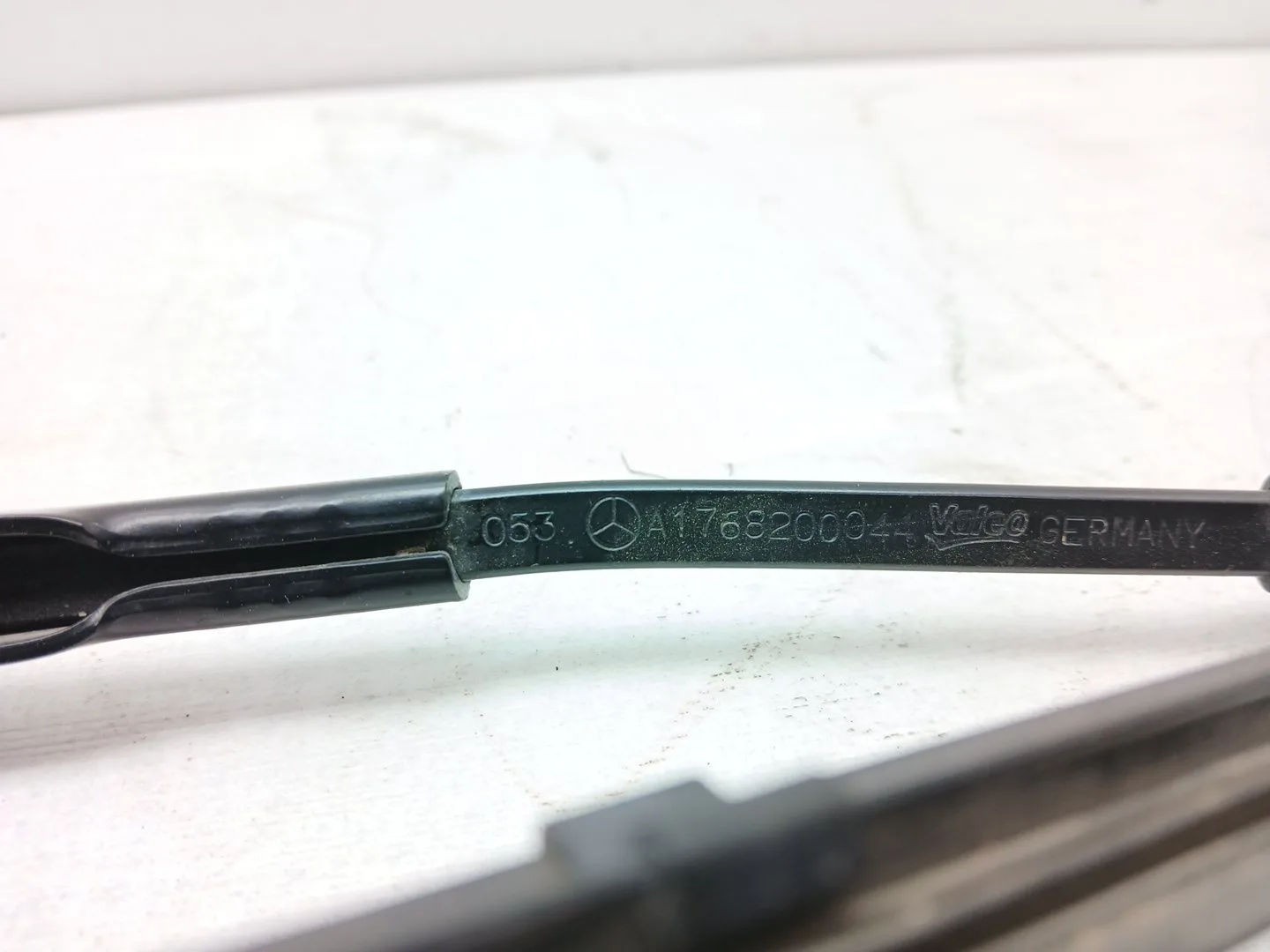 Brazo Limpia Delantero Izquierdo para Mercedes-Benz Clase Cla (W117)