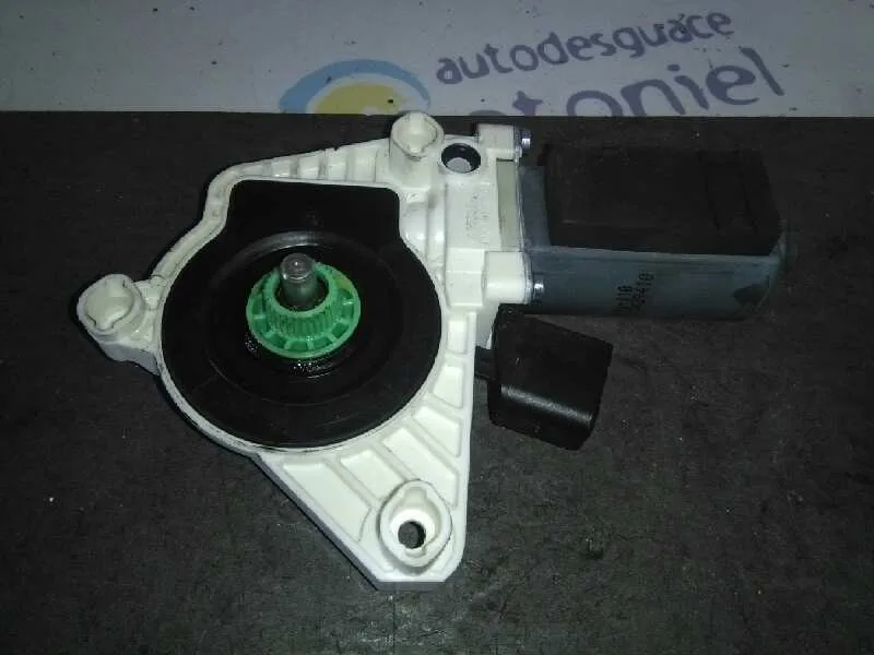 Motor Elevalunas Delantero Izquierdo para Mercedes-Benz Clase Cla (W117)