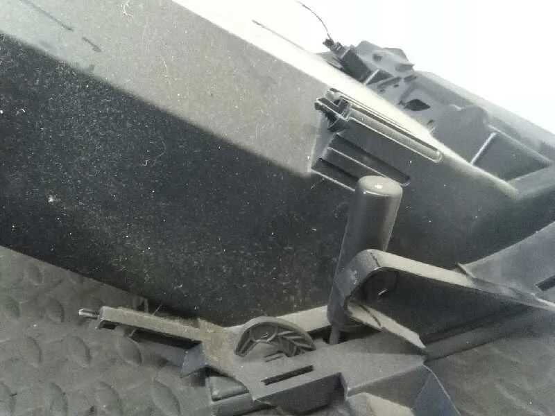Guantera para Ford Kuga (Cbv)
