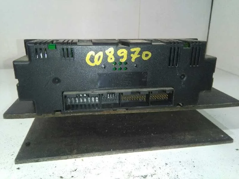 Mando Climatizador para Volkswagen Passat Berlina (3B2)